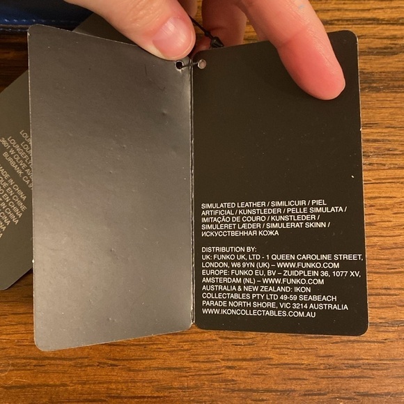 Loungefly Star Wars zip-around wallet - Picture 8 of 9